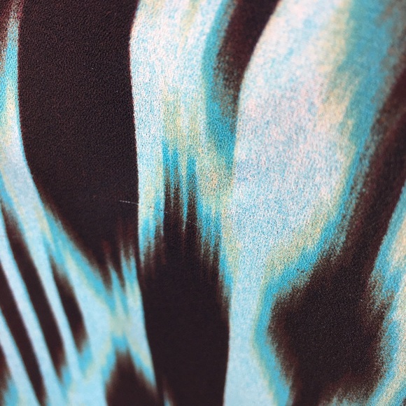 a.n.a Abstract Tunic Blouse Medium - Picture 7 of 14